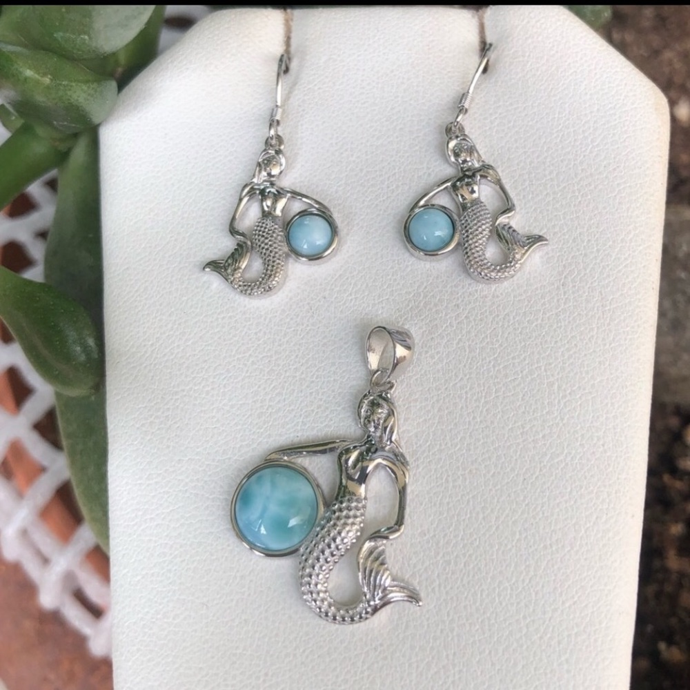 Sterling silvers matching set natural Larimar Mermaid dangling E/R and pendant.